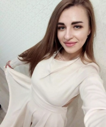 Изысканная блондинка ждет встречи с достойным кавалером. Со мной ты окунешься в мир страсти и наслаждения. Обещаю, ты захочешь вернуться снова! 2064, 24 года