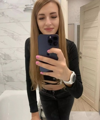 Изысканная блондинка ждет встречи с достойным кавалером. Со мной ты окунешься в мир страсти и наслаждения. Обещаю, ты захочешь вернуться снова! 2064, 24 года